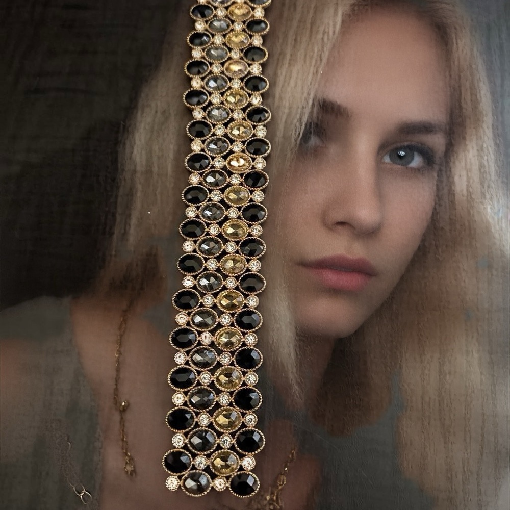Elegant Black and Gold Plated Necklace with Intricate Design Hypoallergenic